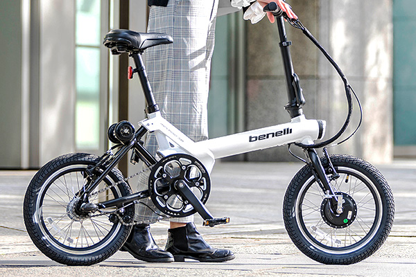 人気メーカーの折りたたみ電動自転車 E Bike を比較 軽量で安いおすすめモデルも紹介 自転車通販 Cyma サイマ 人気自転車 が最大30 Off